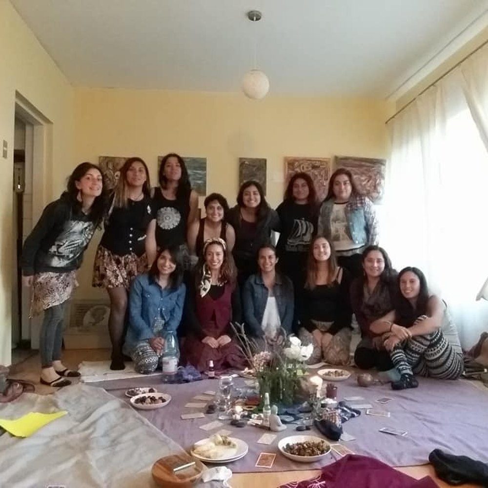 Círculo de mujeres — Escuela Lunar